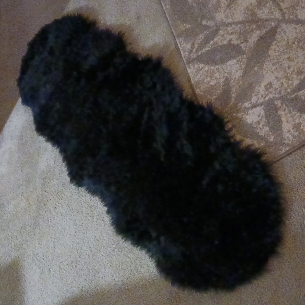 6ft fuzzy carpet